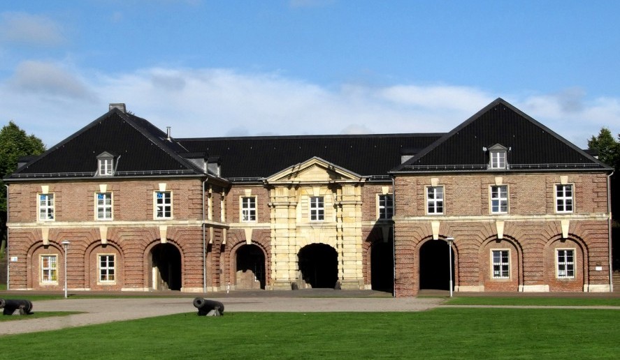 Die Zitadelle in Wesel aus dem Jahr 1687 wurde von Friedrich Wilhelm I. errichtet und beherbergt heute das Stadtarchiv, eine Musik- und Kunstschule sowie das Städtische Museum. (#5)