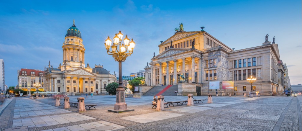 Fast jede Stadtrundfahrt durch Berlin führt früher oder später zum Gendarmenmarkt. (#1)