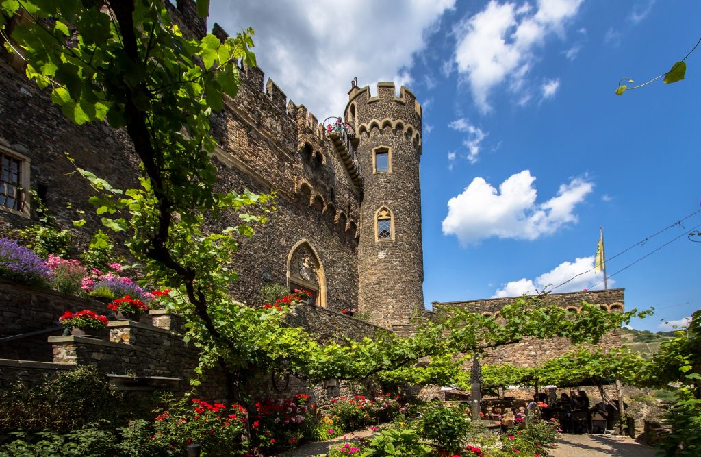 Burg Reichenstein ein besonderer Platz so hoch über dem Rhein und auf jeden Fall eine besondere Burg