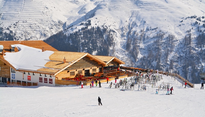 Der gesamte Arlberg ist ja für seine hohe Schneesicherheit weithin bekannt.  ( Foto: Shutterstock- Styve Reineck_)