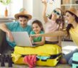 Kosmetik im Urlaub: Das muss unbedingt mit auf Reisen ( Foto: Adobe Stock - Studio Romantic_)