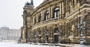 Sächsische Staatsoper Dresden präsentiert vielfältiges Programm für die Spielzeit (Foto: AdobeStock - Torsten Becker 234875832)