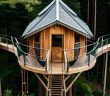 Erleben Sie einen erholsamen Baumhaus-Urlaub in Deutschland (Foto: AdobeStock 621154045 Agry)