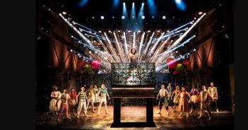 Max Martin bringt & JULIA nach Deutschland: Tickets ab sofort im Vorverkauf Deutschlandpremiere von & JULIA im Stage Operettenhaus (Foto: Matthew Murphy)