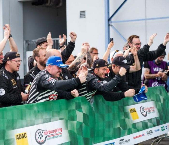 Mit Eibach-Komponenten zum Sieg: Max Kruse Racing gewinnt (Foto: Gruppe C Photography)