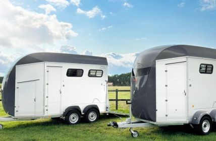 Böckmann erweitert Portax Plus: höhere Haube und breitere (Foto: Böckmann Fahrzeugwerke GmbH)