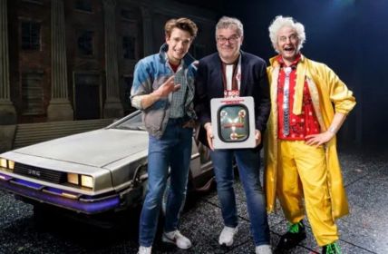 Elton übernimmt Strickland-Rolle im Hamburger Musical Zurück in (Foto: Morris Mac Matzen. Stage Entertainment)